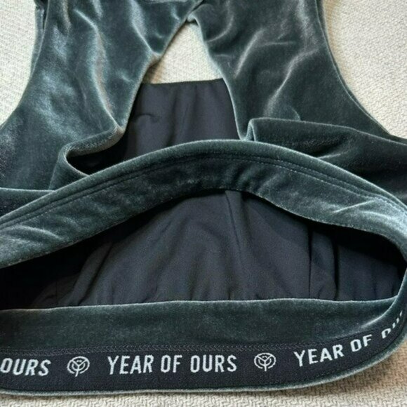 Year of Ours Velour Sports Bra Crop Top Size Medium - Picture 9 of 10